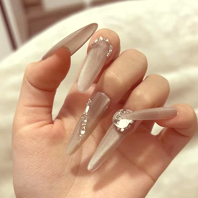 【香槟摇曳】纯手工高级感香槟猫眼穿戴美甲纯欲长款贴钻新娘婚甲