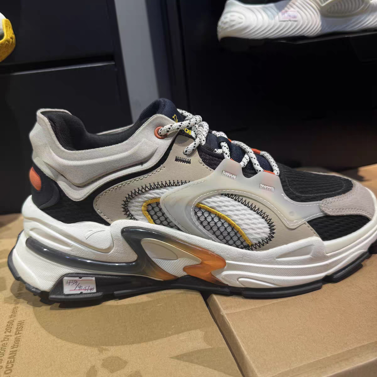 安踏千禧运动休闲鞋中帮防滑耐磨休闲（里侧橡胶发黄介意勿拍）41