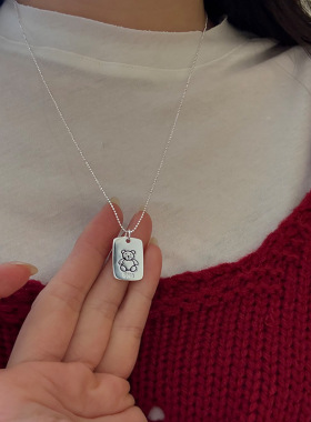 新款s925纯银方牌小熊项链女简约小众设计时尚百搭个性甜美锁骨链