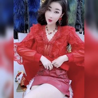 修身韓版套頭長(zhǎng)袖磨毛蕾絲大紅色