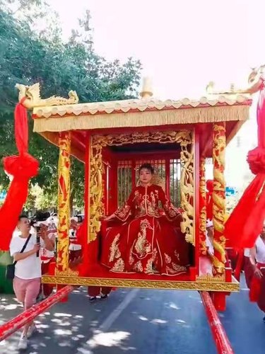 中式婚庆花轿八抬大轿子结婚喜轿凤撵十六抬网红闯王花轿胡蝶花轿