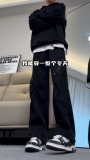 黑色