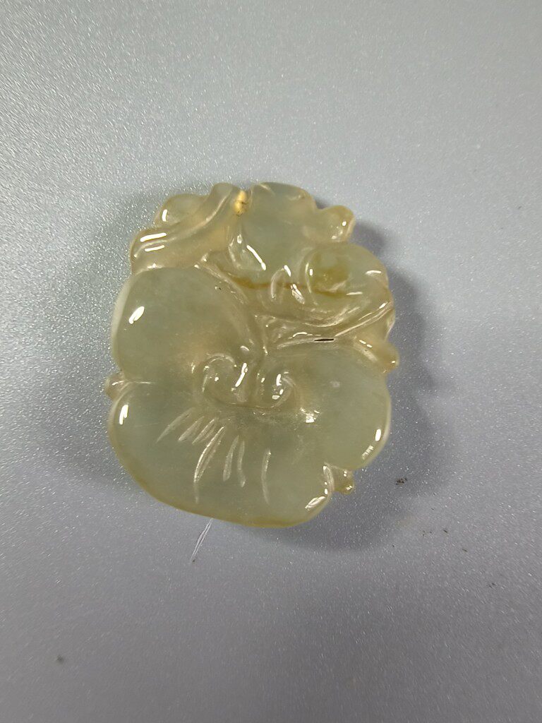 特价清仓/正品天然a货翡翠/老坑冰种起胶双面雕/老鼠灵芝如意项坠