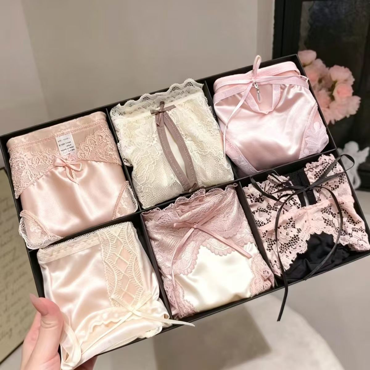 中腰纯欲日系可爱缎面蕾丝三角裤女士内裤女甜美网纱棉裆性感弹力