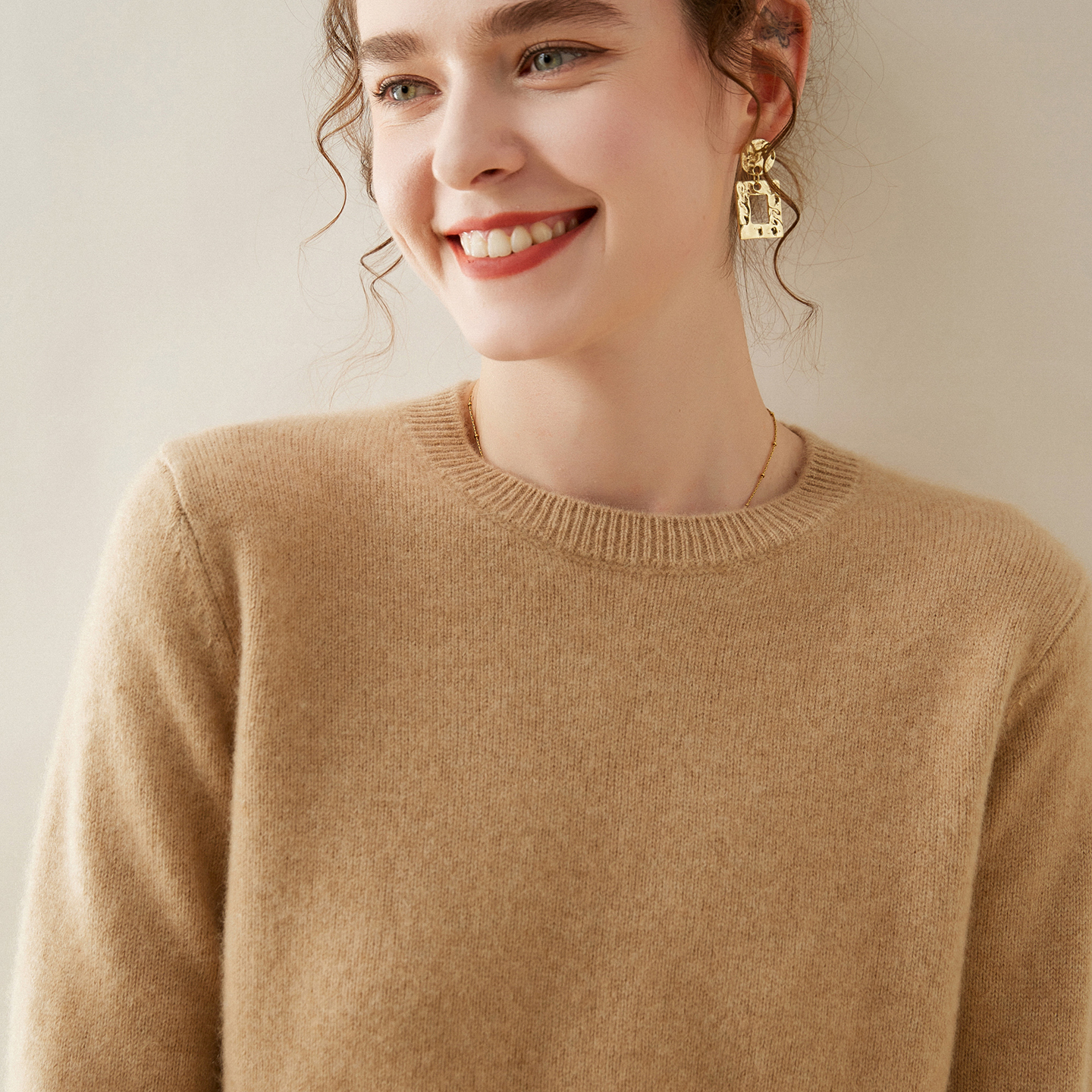 圆领羊绒衫女套头纯色山羊绒毛衣