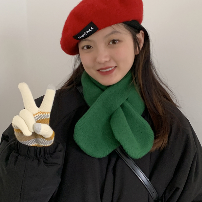 小众纯色围巾女2025冬季新款韩版日系百搭学生保暖少女可爱围脖绿