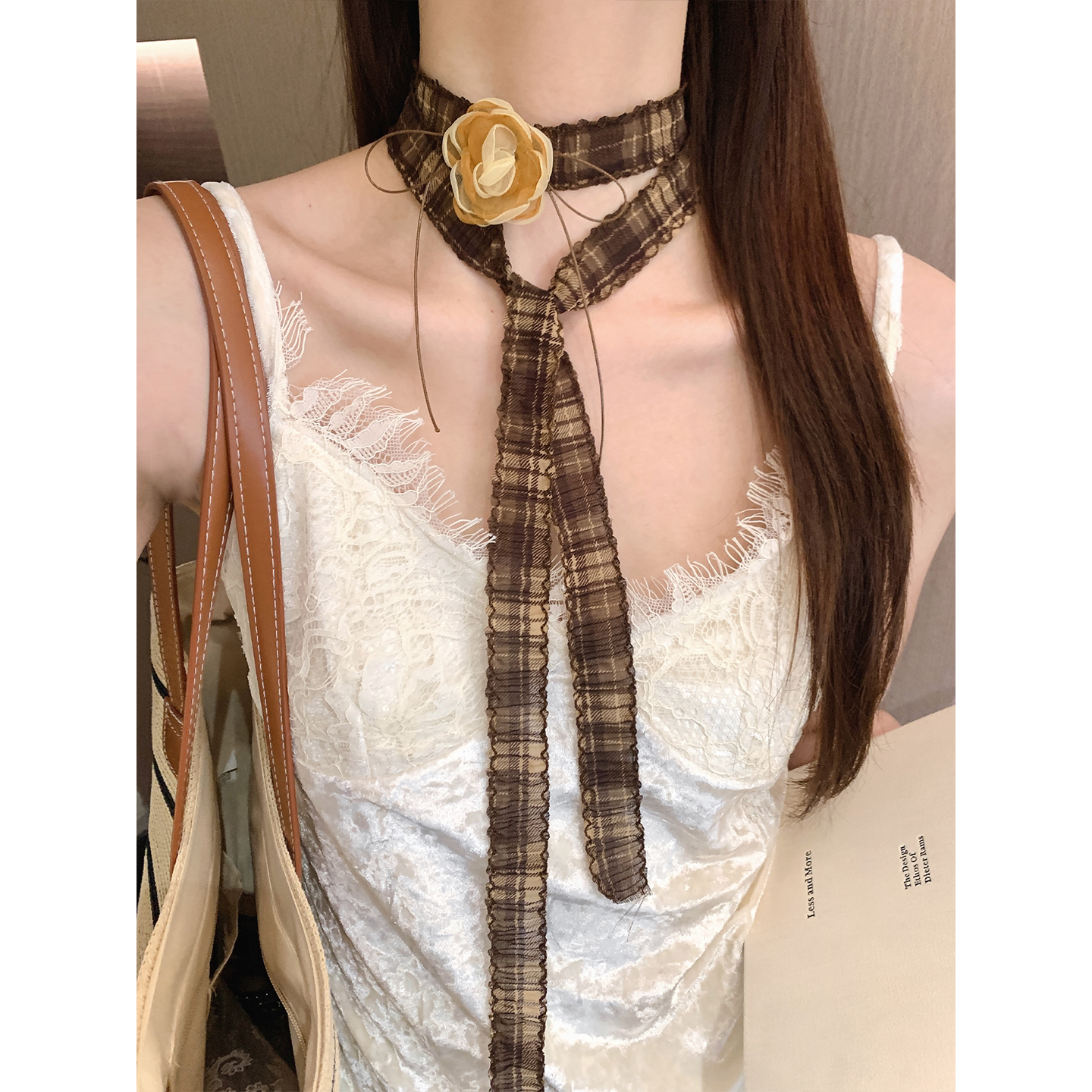 复古格纹蕾丝花朵长条丝巾女美拉德细窄系脖领巾长款毛衣链装饰潮