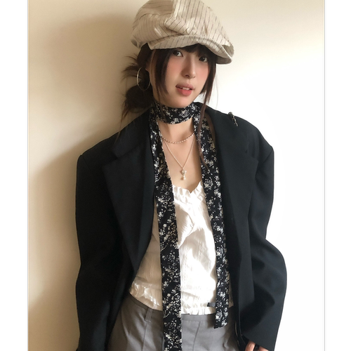 复古高级感黑色碎花丝巾女