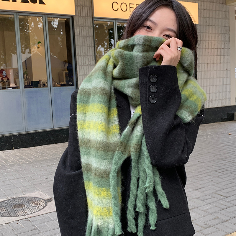 时尚加厚绿色条纹围巾女生冬季2025新款高级感披肩围脖护颈保暖潮