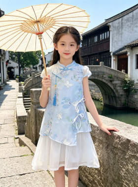 女童新中式风蓝色碎花旗袍夏季蝴蝶刺绣立领中大童超仙连衣裙