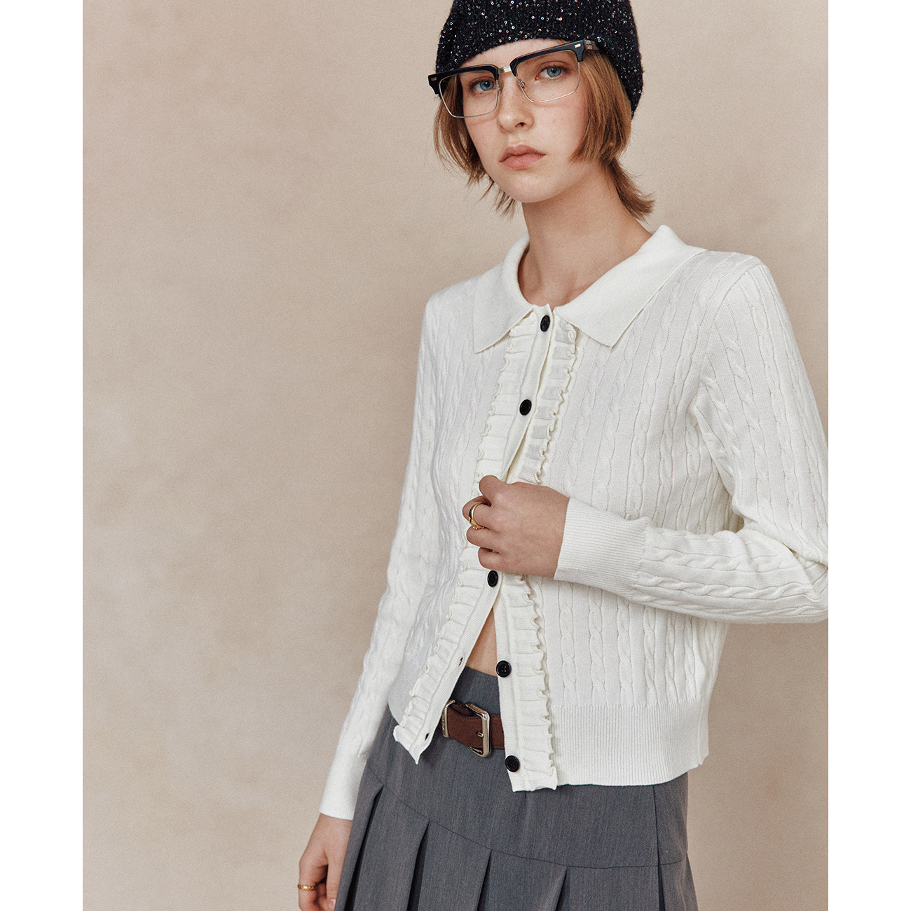 学院风木耳边绞花针织开衫毛衣