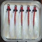 疯狂查理飞蝇钩翘嘴路亚假饵飞钓红尾青梢马口鲈鱼毛钩精绑盒装