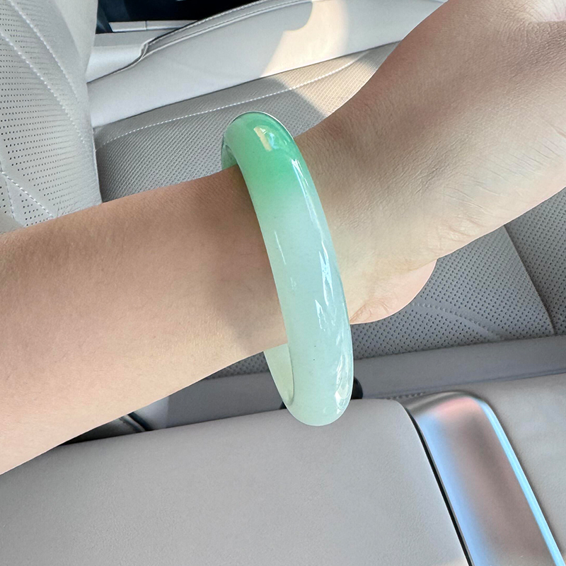 【全网热销1W+的翡翠玉手镯】