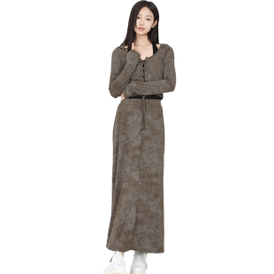 金苑时尚套装女针织衫中长裙挂脖吊带背心三件套G243106