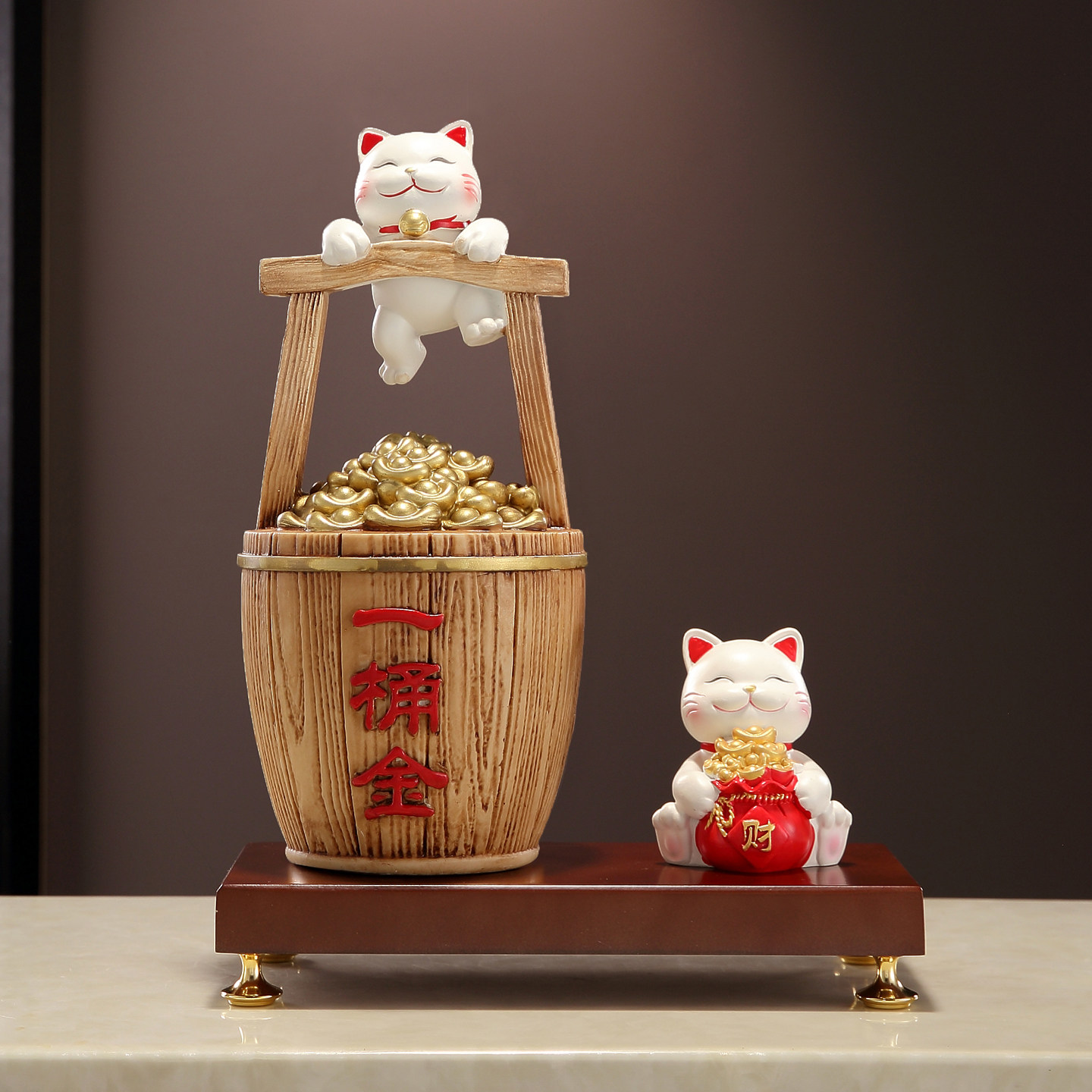 招财猫聚财聚宝一桶金元宝摆件客厅办公室店铺前台装饰乔迁开业礼