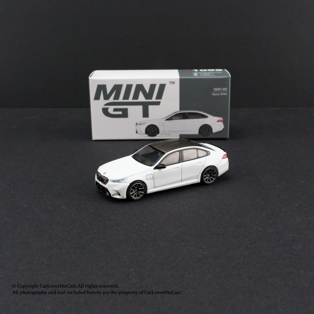 MINIGT 1:64 宝马BMW 新一代混动M5 G90 阿尔卑斯白 合金汽车模型图片