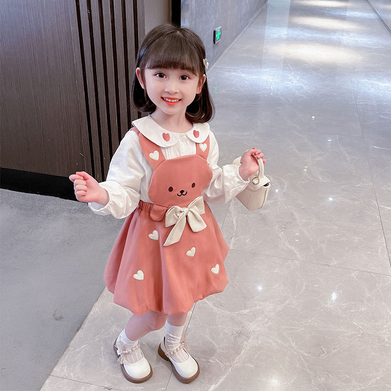 春秋款娃娃领长袖内搭加粉红色卡通小熊背带裙女童中小童两件套装