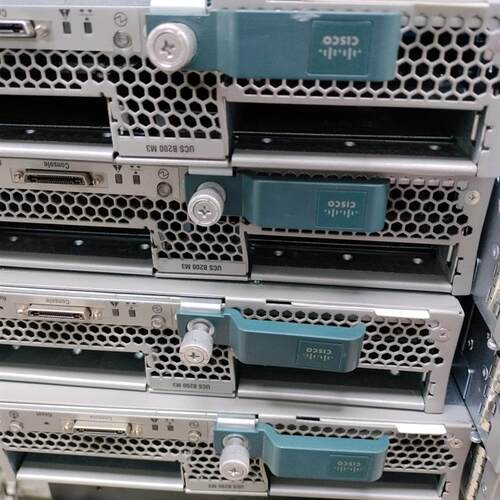 思科UCS 5108二手服务器8个UCS B200 M3刀片主机2204XP模块2011针