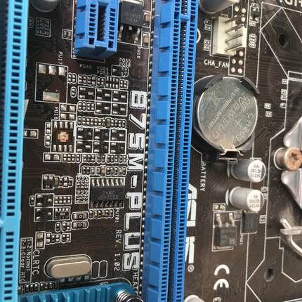 Asus/华硕 B75M-PLUS 1155针 四条内存插槽 集显SATA3.0 B75主板