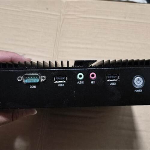 占美J1900无风扇主机存储柜主机 6COM串口 研域工控机 嵌入式工控