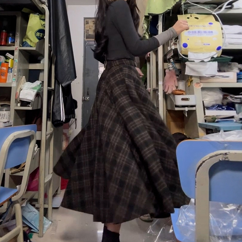 忍不住转圈的大摆格子半裙！