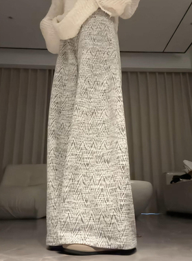 白色小香风人字纹阔腿裤子宽松bf慵懒风女秋大码显瘦休闲弯刀长裤