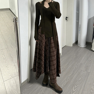 美拉德棕色格子长裙子大码 女艺术感不规则半身裙梨型身材伯克利裙