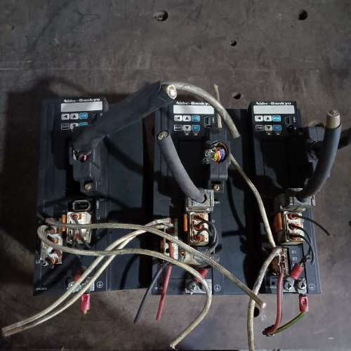 三协驱动器 DA23811 1台 DA24A11 2台 75