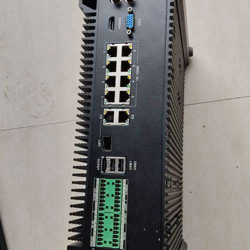 大华智能交通终端管理设备，型号DH-ITSE0804-GN5