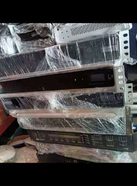 宝利通 Group 700会议终端。