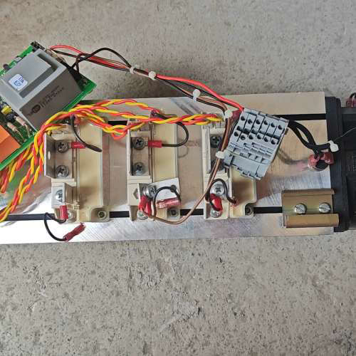 三相模块固态继电器，型号SKW3ZC 230/400，来自品