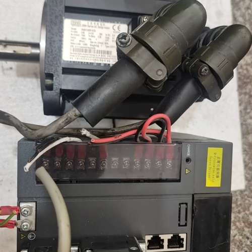 汇川伺服驱动器和电机套装，型号分别为IS620PS7R6I和