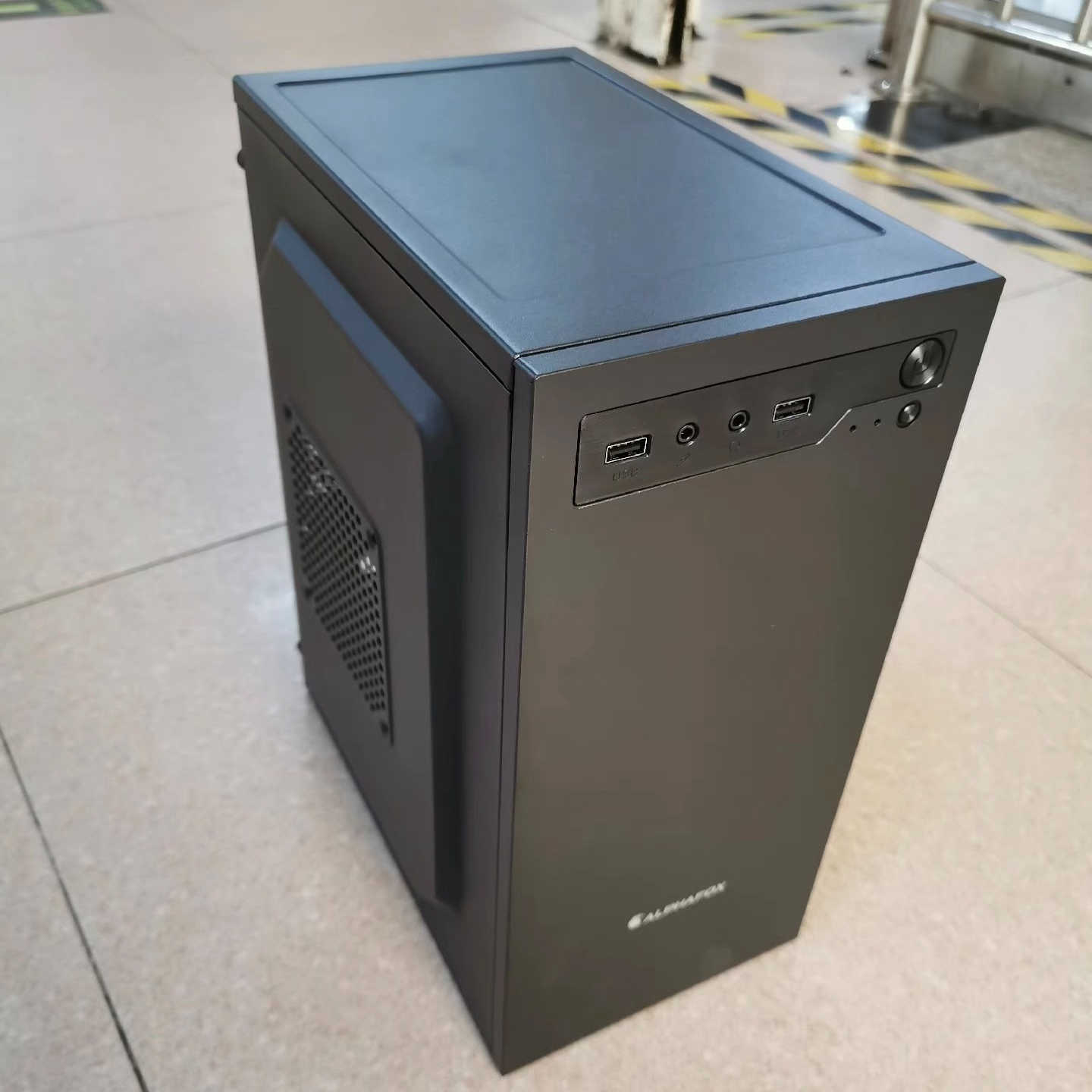 E5-2650v2八核  16G内存,120G固态,亮机卡v