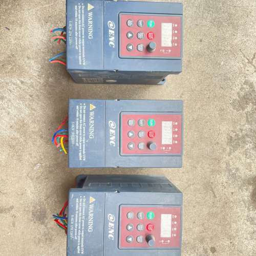 易能变频器，EDS800-2S0004N，220V-0.4K