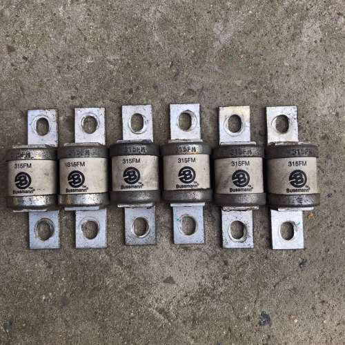 优利康变频器拆下BUSSMANN熔断器 315FM 690V