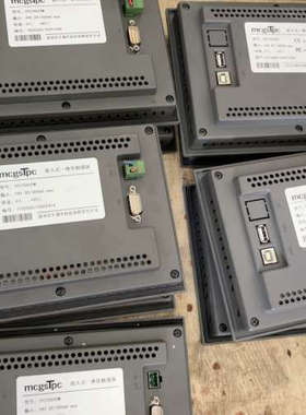 一批昆仑通太触摸屏TPC7062DW5个