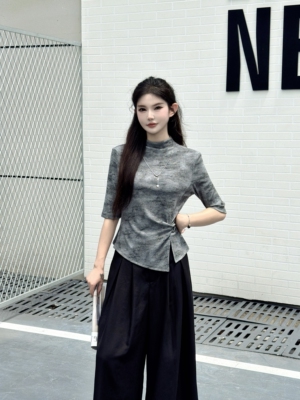 灰系半高领中袖修身T恤女2026秋新设计感收腰打底衫上衣女装S602