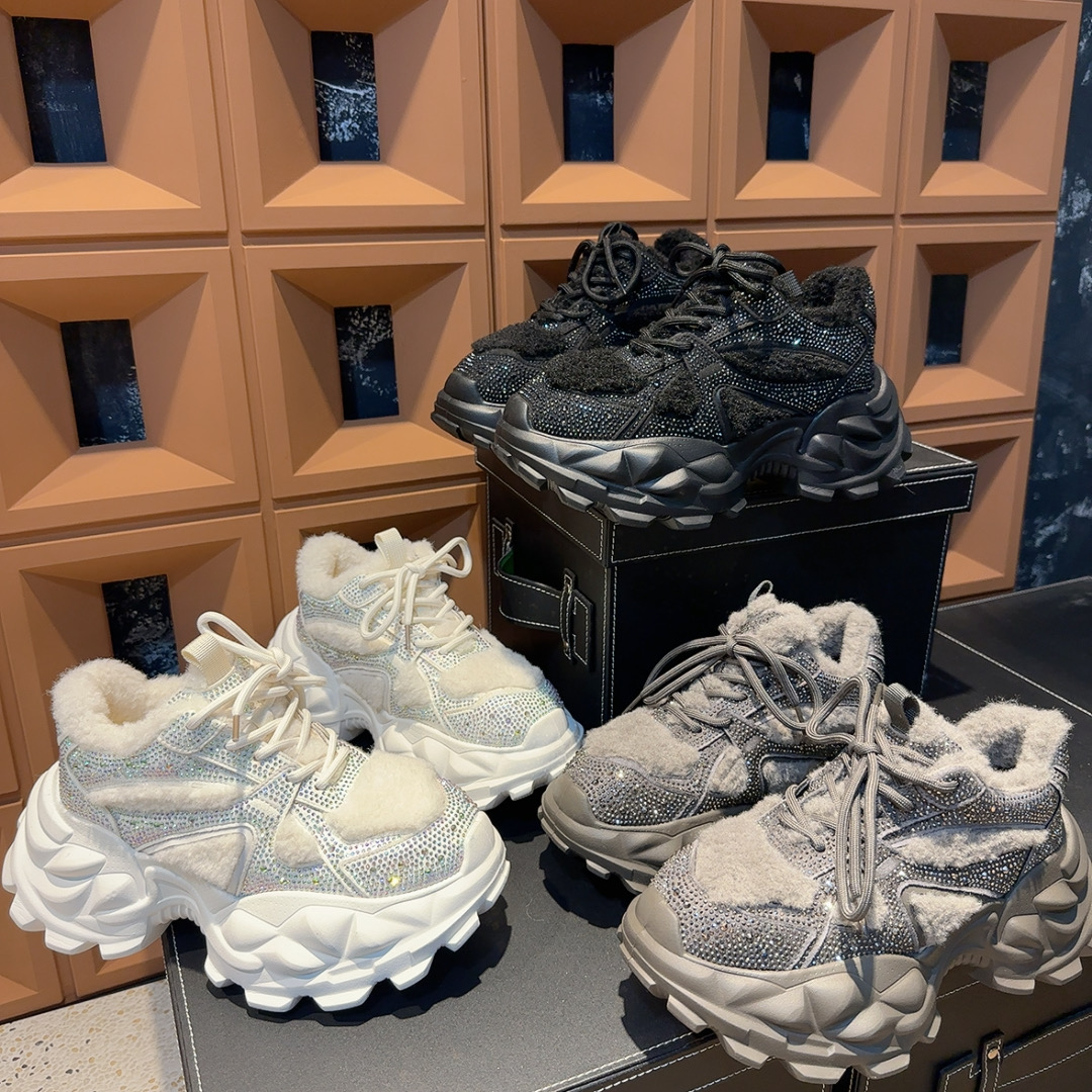欧货重工水钻厚底羊毛毛老爹鞋女2025冬满钻高帮棉鞋休闲运动潮鞋