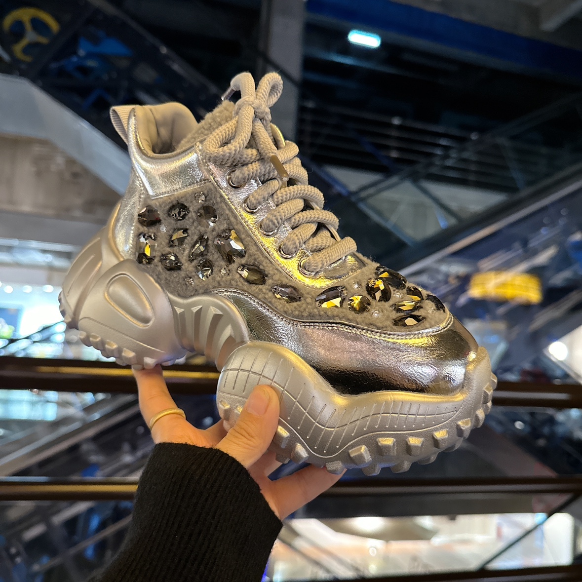 欧货重工水钻轮胎厚老爹鞋韩版毛毛松糕底运动鞋小众高帮休闲潮鞋