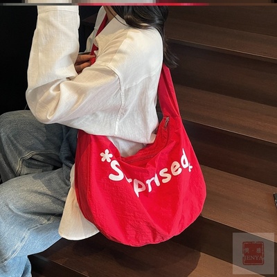 红色帆布包港风日系上课包游行复古撞色单肩袋云朵手提袋韩版胸包