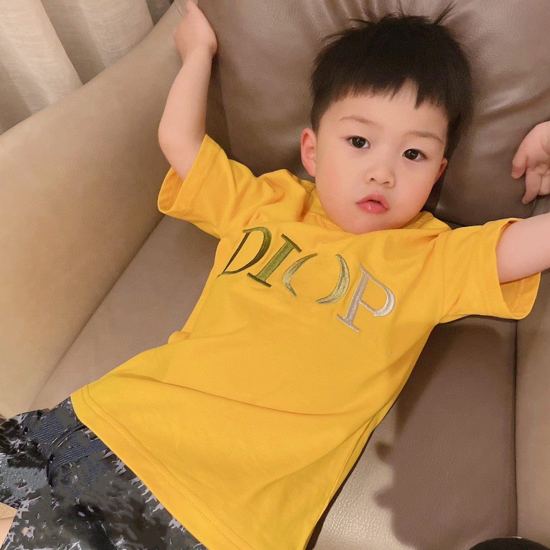 小童一岁半两岁三岁男女童潮T夏日亮色字母绣纯棉圆领短袖萌宝T恤