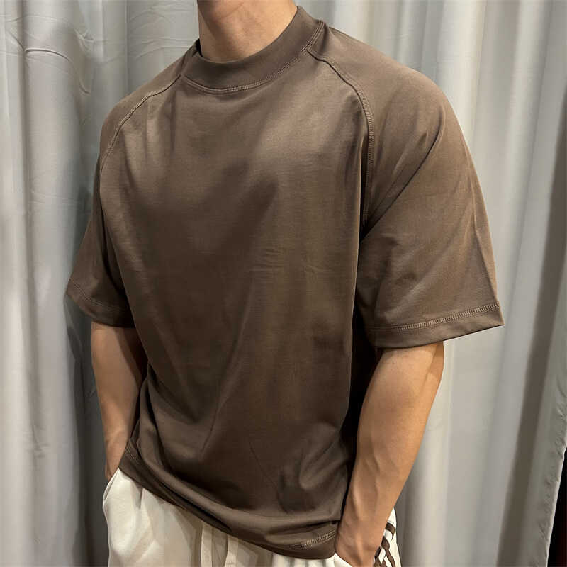 运动休闲风圆领宽松极简短袖t恤