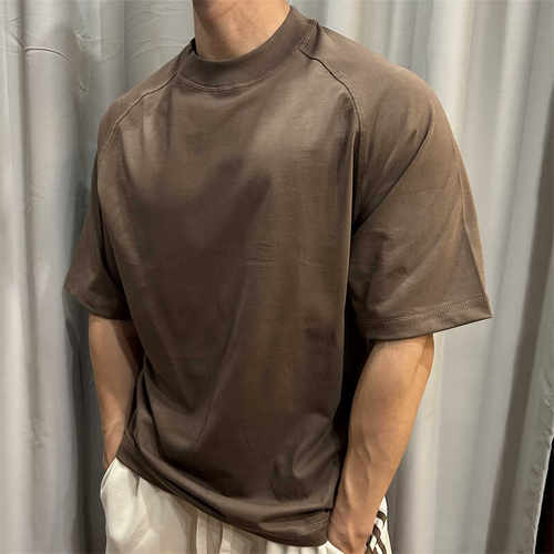 运动休闲风圆领宽松极简短袖t恤