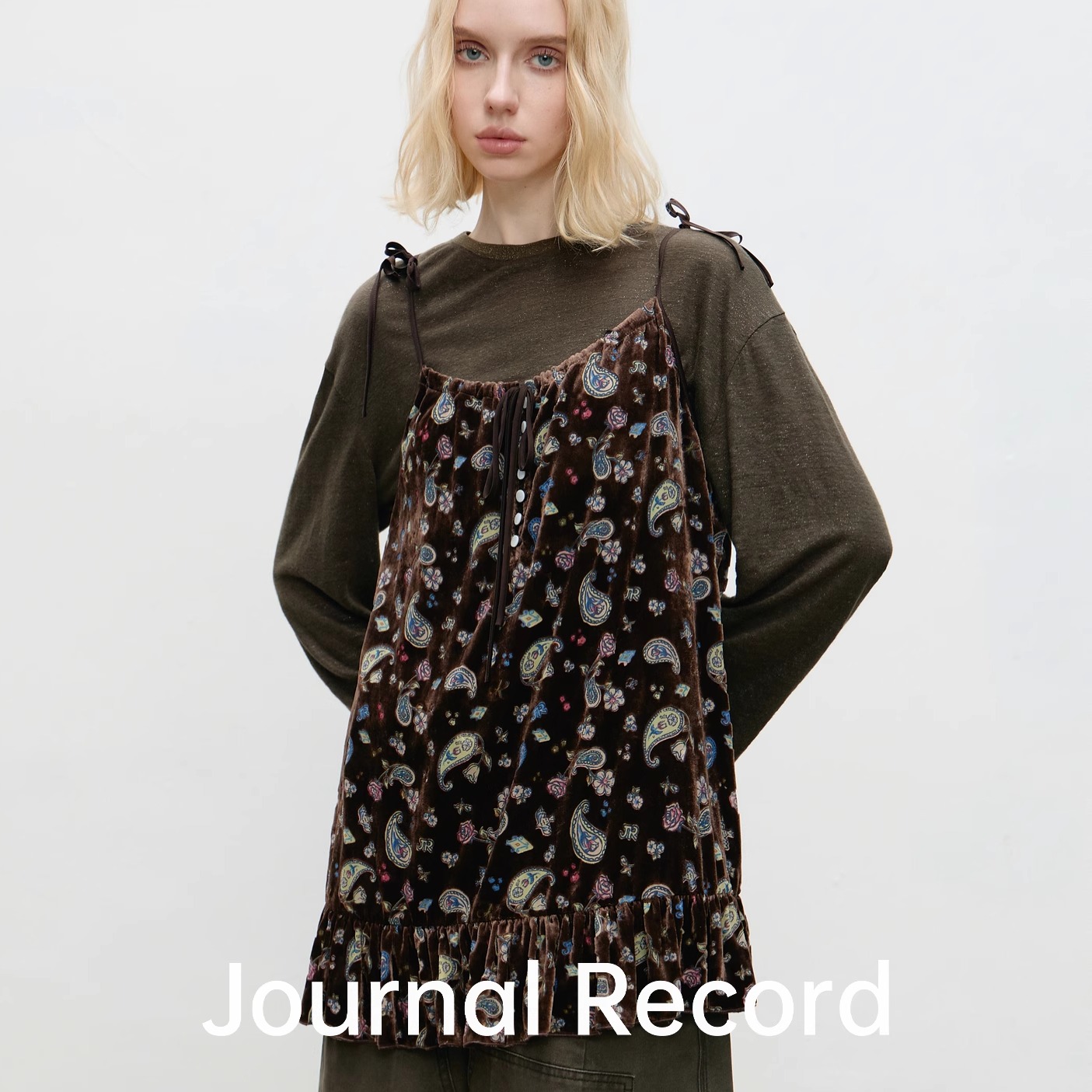 Journal Record2025秋冬新款复古佩斯利印花随性甜美丝绒吊带裙