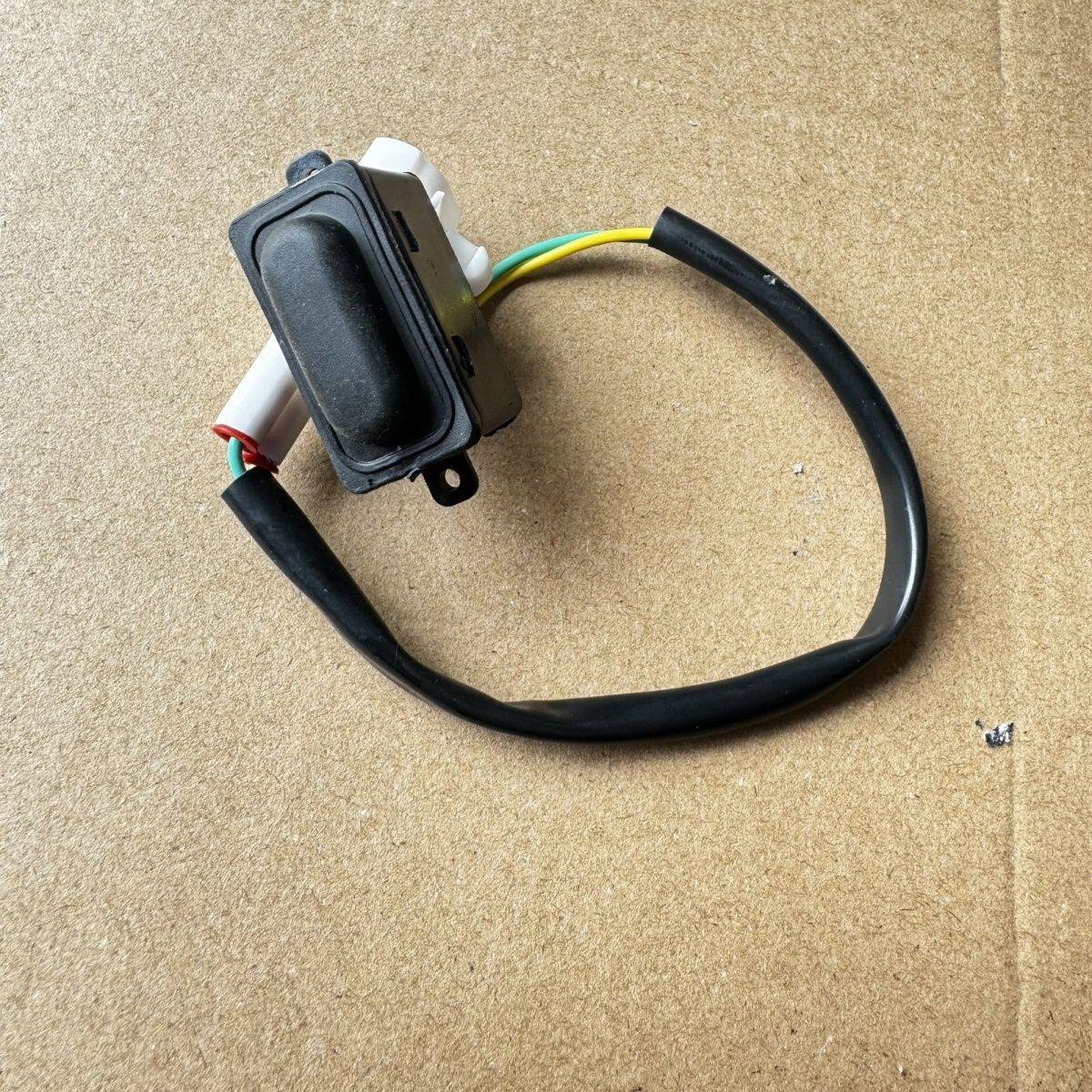 长安CS35CS55CS75逸动凌轩CX20欧尚后备箱开关尾门扣手后备箱按钮