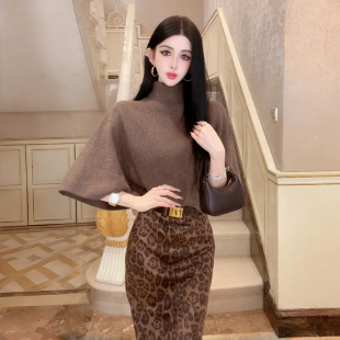 魏凡舒【知性时光】羊毛针织衫女款2026新款秋外搭毛衣斗篷式上衣