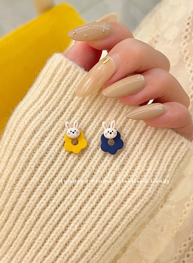 S925银针 韩国森系卡通可爱小兔子耳环 小清新不对称花朵耳钉耳夹
