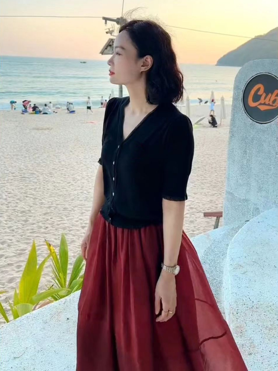 夏季V领冰丝薄款针织T恤女短袖开衫短款上衣宽松显瘦气质小衫黑色
