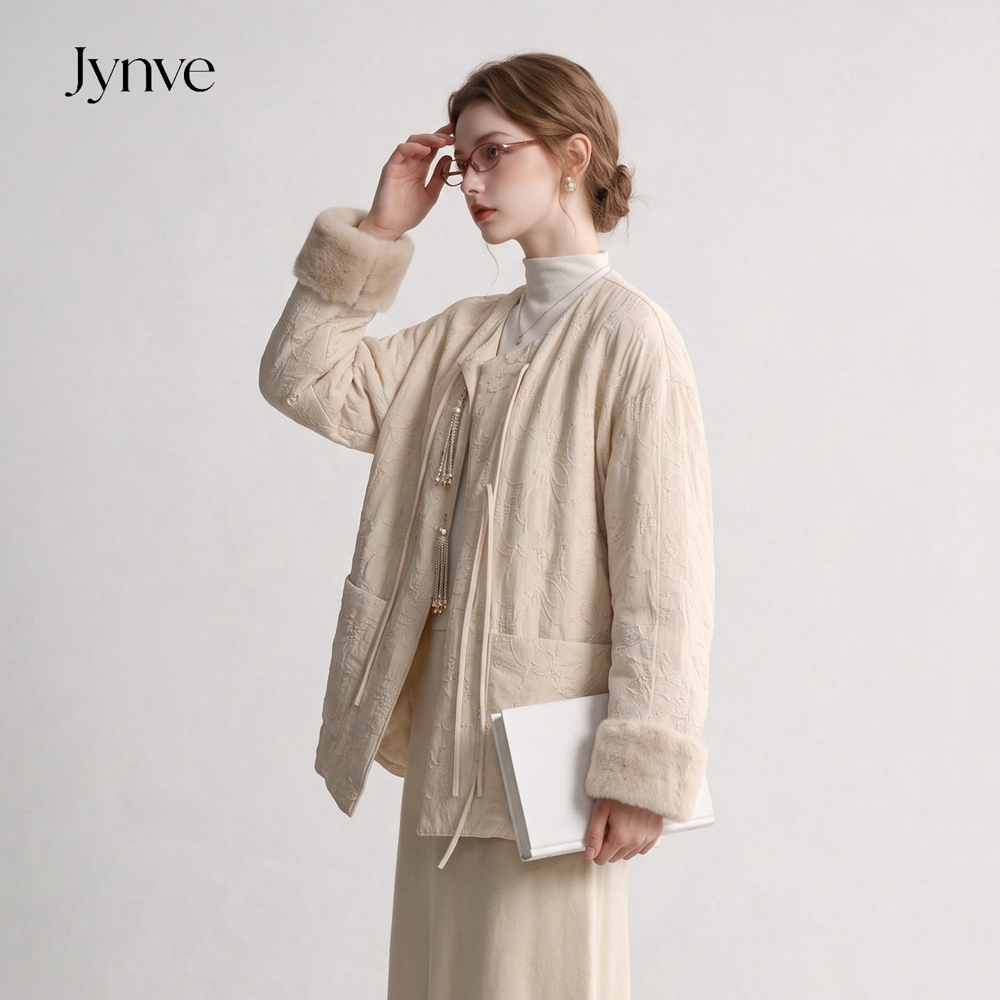 Jynve 高级感新中式刺绣羽绒服女2026冬精致宽松保暖90白鸭绒外套