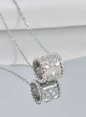 钛钢四叶草万花筒项链女ins轻奢微镶吊坠简约百搭锁骨链配饰批发